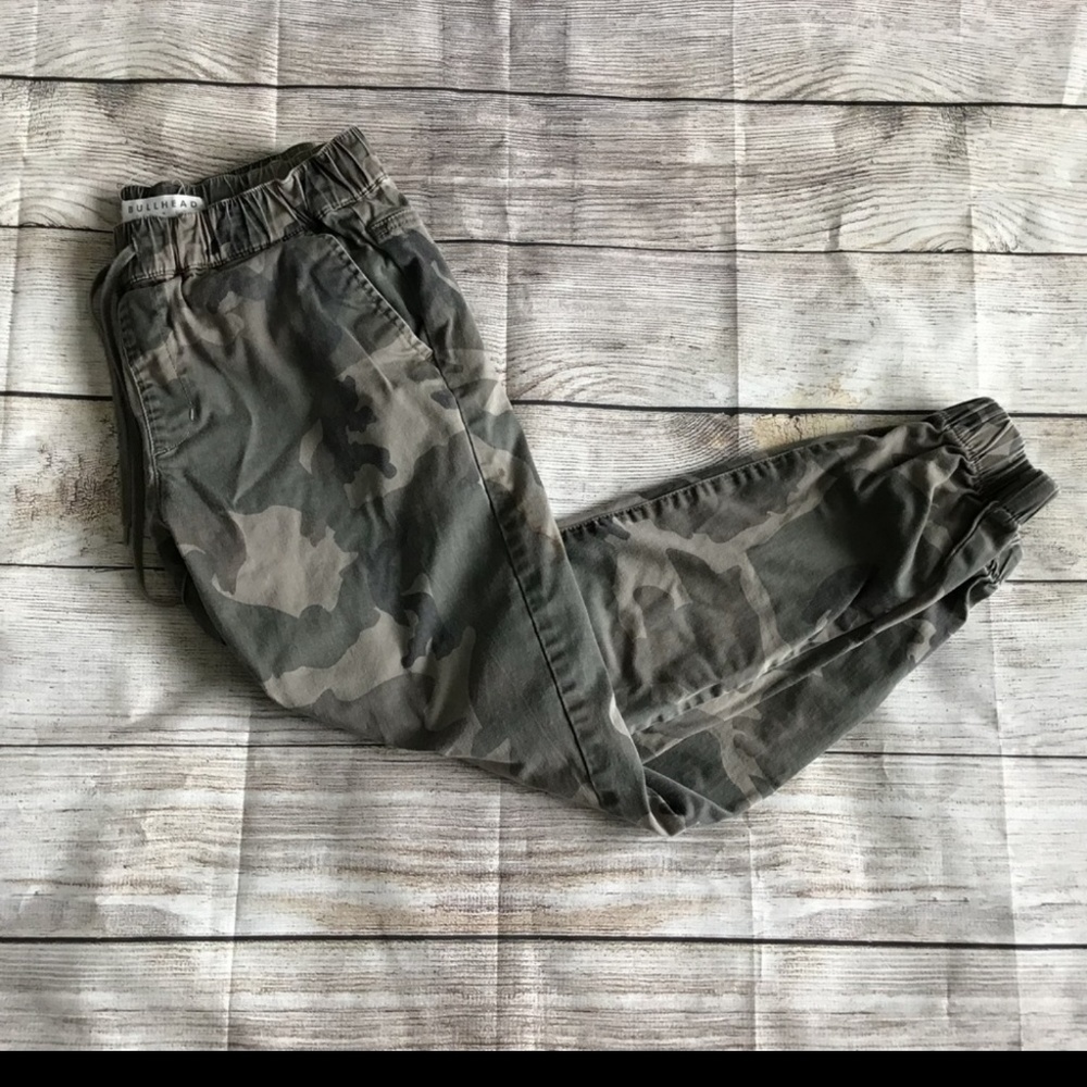 Bullhead camo joggers